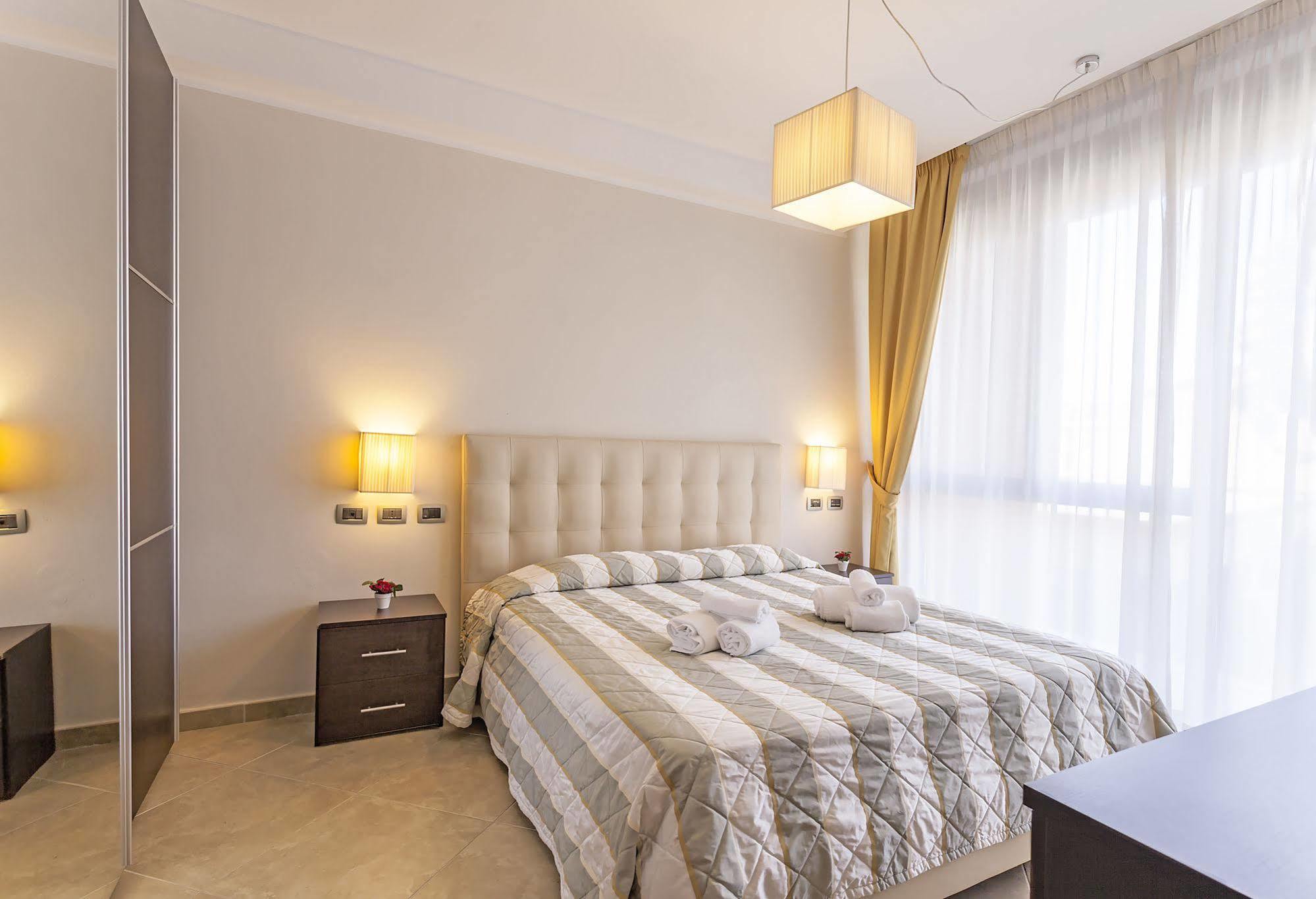 Aparthotel Anghel Siena Ngoại thất bức ảnh