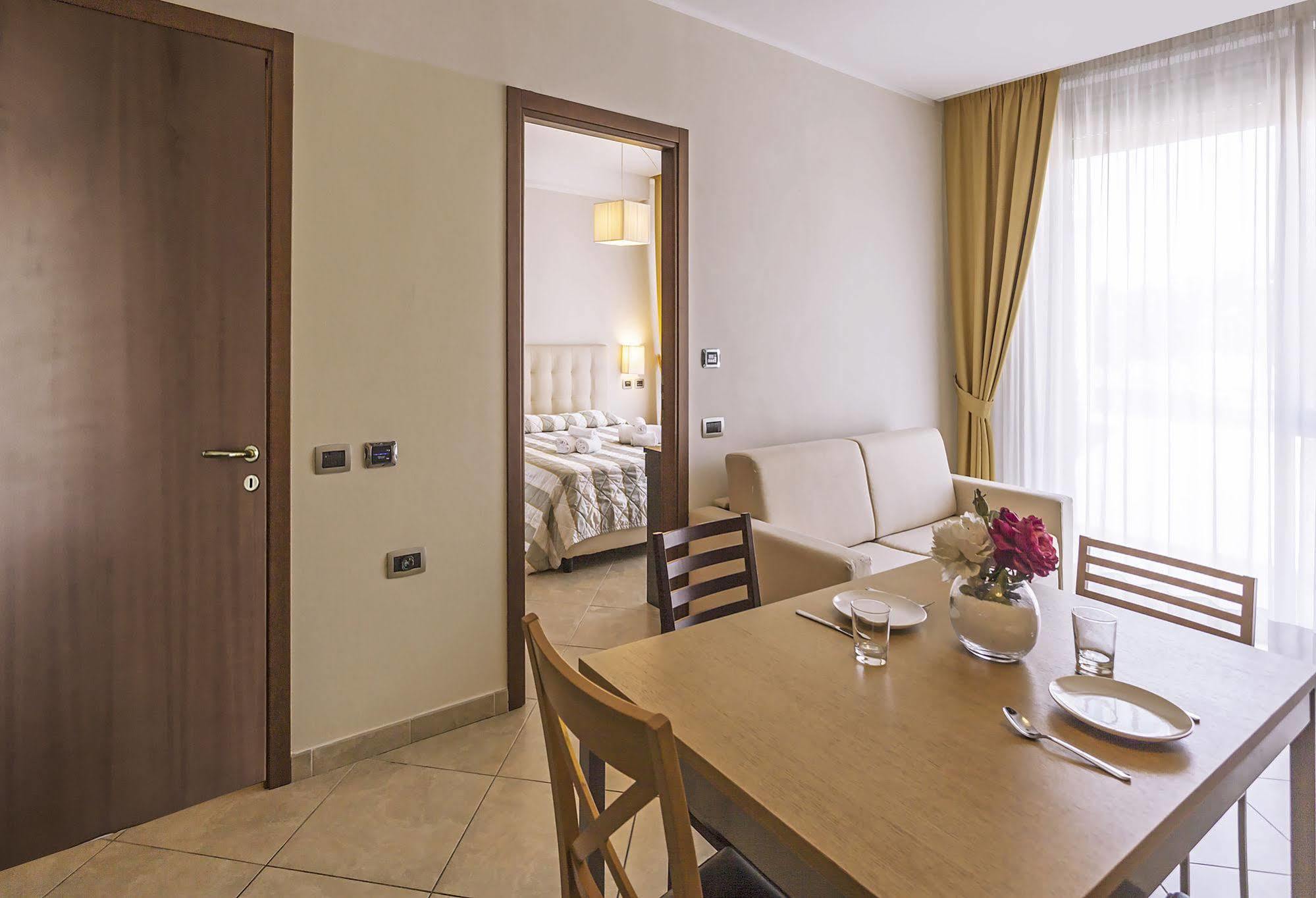 Aparthotel Anghel Siena Ngoại thất bức ảnh