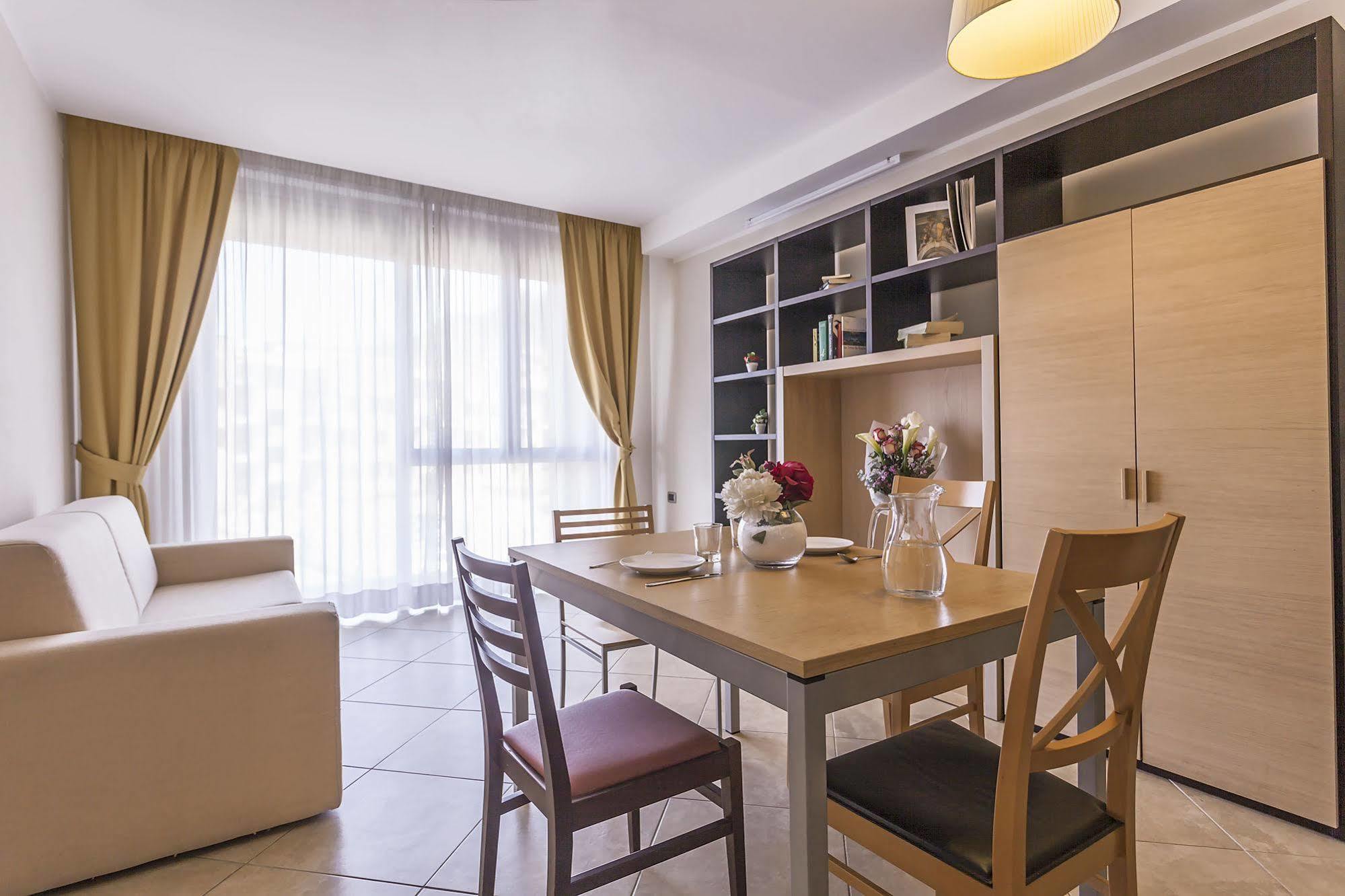 Aparthotel Anghel Siena Ngoại thất bức ảnh