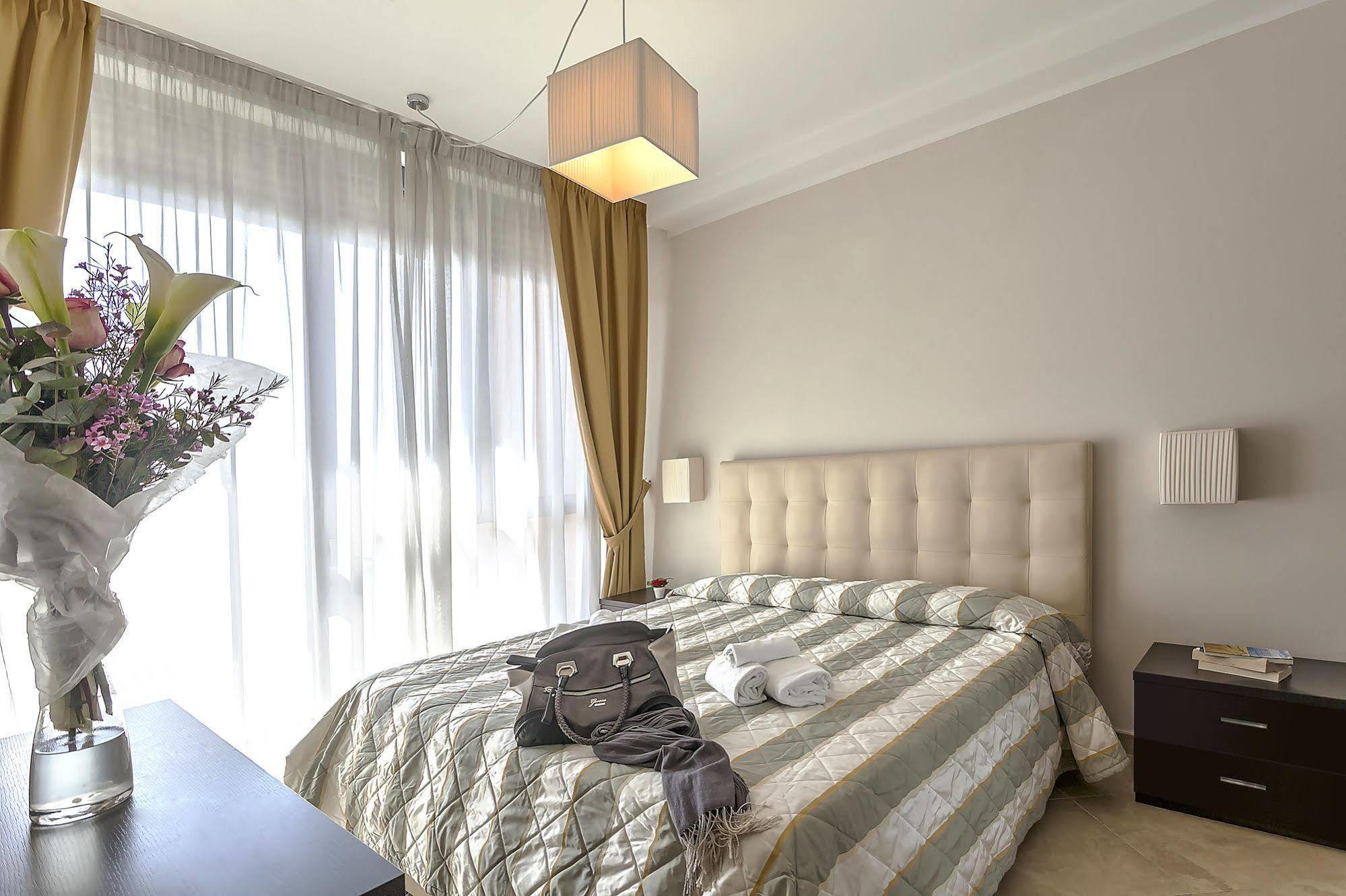 Aparthotel Anghel Siena Ngoại thất bức ảnh
