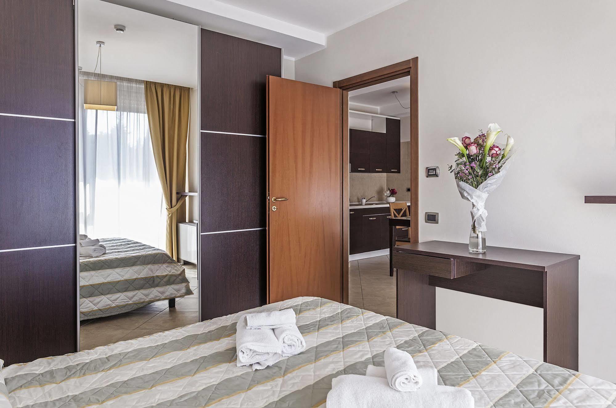 Aparthotel Anghel Siena Ngoại thất bức ảnh