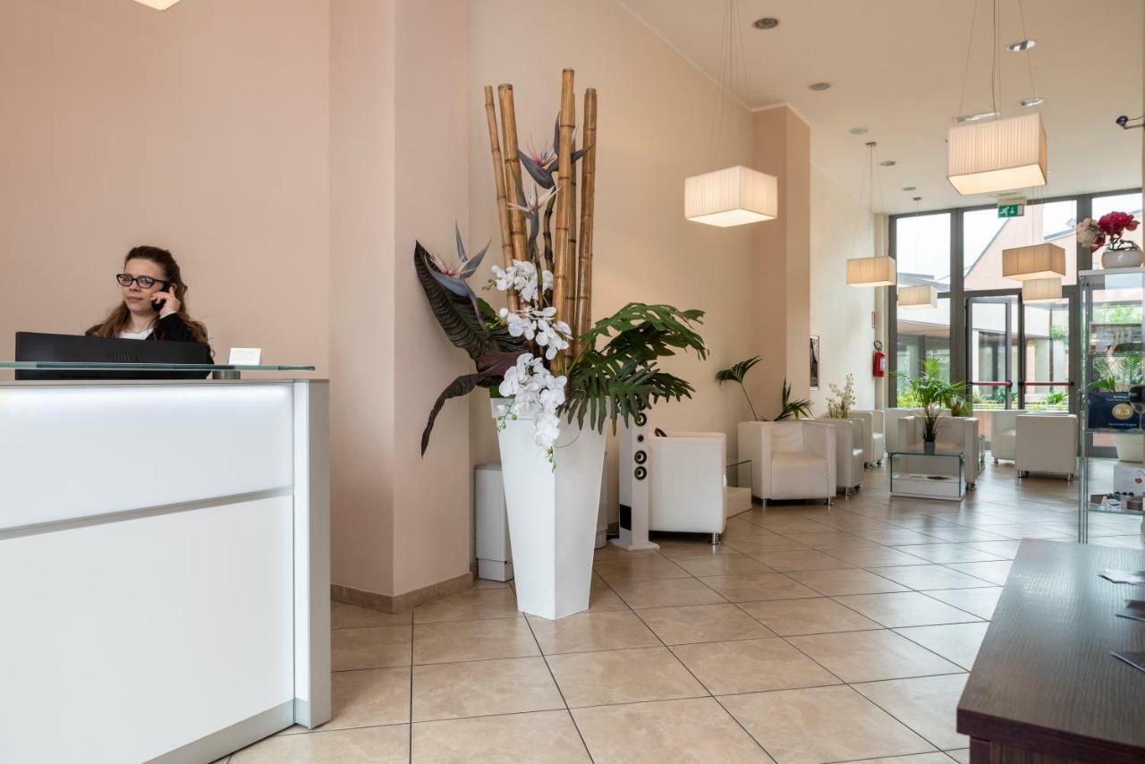 Aparthotel Anghel Siena Ngoại thất bức ảnh